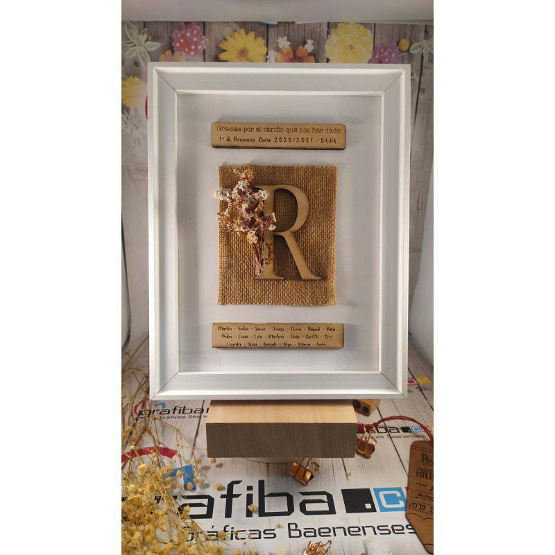 CUADRO CON INICIAL DE MADERA