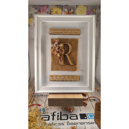 CUADRO CON INICIAL DE MADERA